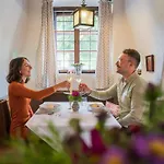 호텔 Romantik Zum Klosterbraeu 4*