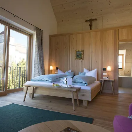 호텔 Romantik Zum Klosterbraeu 4*